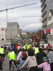 2.500 cyclists cross Dublin on the VeloCity Docklands Cycle Event-2005