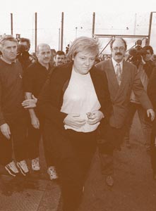 Mo Mowlam after visiting the loyalist prisoners in Long Kesh / The Maze prison 1998.