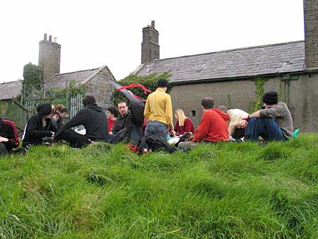 Anarchist MayDay picnic monitored by 8 cops, 2 mounted cops and 4 secret police!