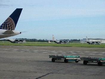 Hercules warplanes at Shannon August 2004