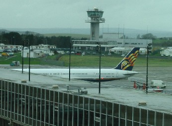 ATA Carrying US armed troops at Shannon 12 Jan 06