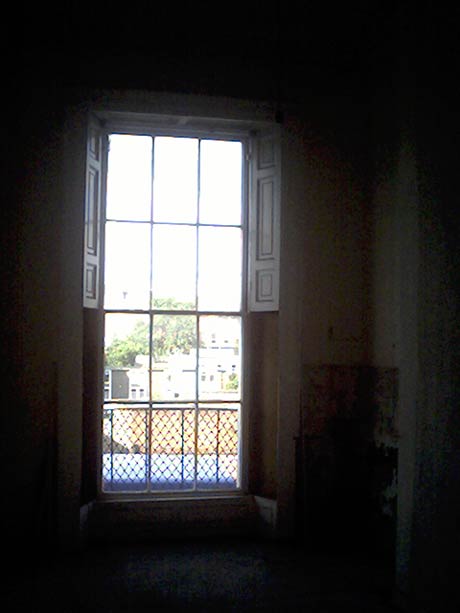 18window01.jpg