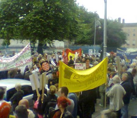 The Crowd at Parnell Square