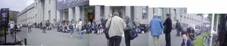 velo city delegates have lunch on steps