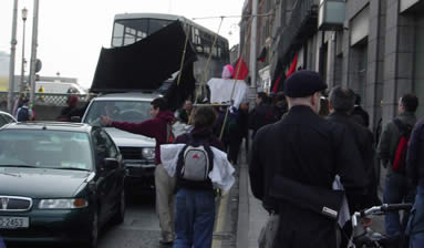 grassroots_network_march_starts_on_the_quay.jpg