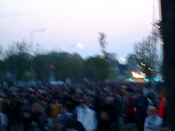 crap pic... but shows size of crowd retreating slowly from the riot police