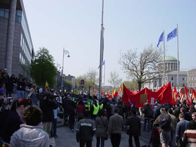 outside_dublin_corporation_on_the_quay.jpg