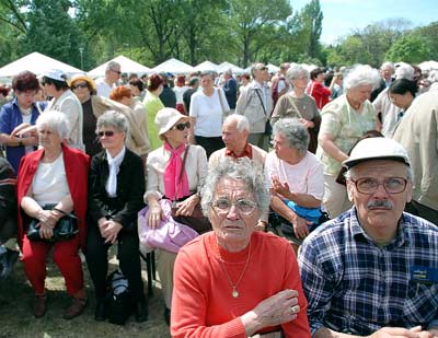 even more MSZP supporting retirees