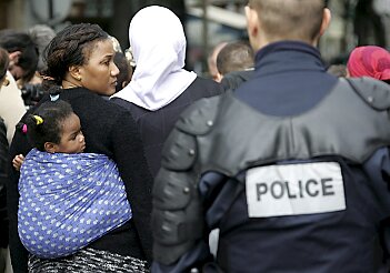 01/10/05 Paris the latest of a long series of evictions of "sub-saharan migrants".