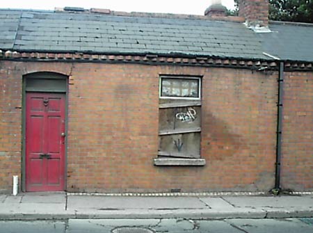 Another small one-bed redbrick terraced house - suit couple (with sunlight allergies)