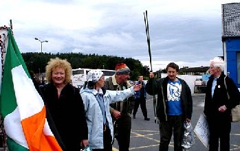 Paula Flies The Flag While Laurence Gives It Some Stick