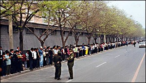 Over 10,000 Falun Gong practitioners staged a peaceful appeal in Beijing