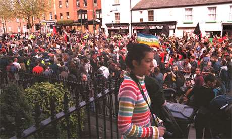 The crowd moves on from the Leeson St squat