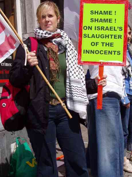 This Belgian woman, an Amnesty International activist, joined us during her lunch break.