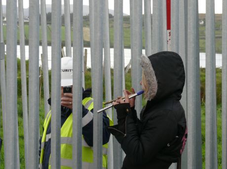 Musical protest at Glengad compound