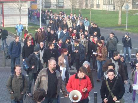 The group first comes to the bridge