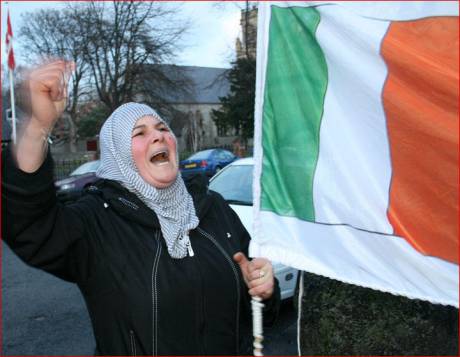 Protesting at the Egyptian embassy.   Michael  Gallagher 2009