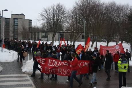 Students make their way to Brady's