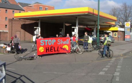 London Road Shell station blockaded