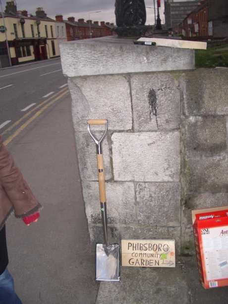 garden signpost @ cross guns bridge