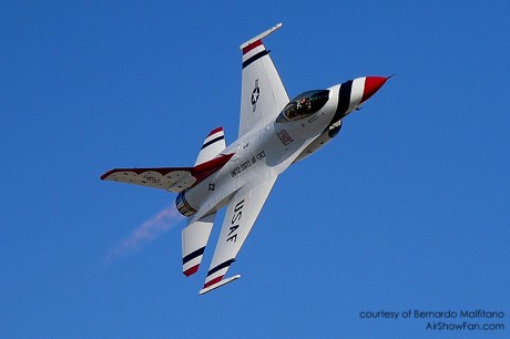 aairshowfandotcombybernardomalfitanoimageofusafthunderbirds6.jpg