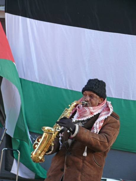 Sello, the noted Galway busker graced our info table with his sweet music for a while 