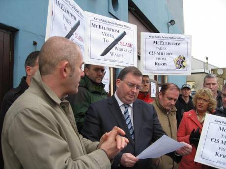 FF TD Tom McEllistrim with KPSWA protesters