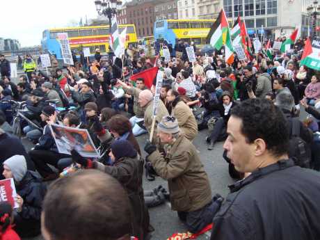 Die-in on O'Connell Bridge