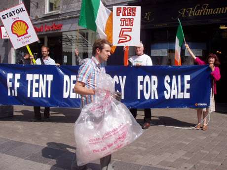 One of Fianna Fail's bagmen : Only clean brown cardboard and filthy brown envelopes please.