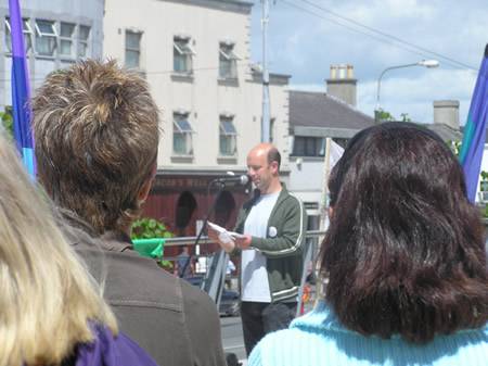 Ken talks about Iraq and the Environment - and makes a moving tribute to his late partner, the environmentalist Dr. Ann Behan who died tragically this year. RIP Ann.