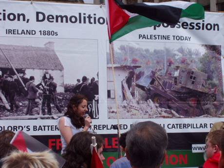 Dauntless Caoimhe Butterly addressing the  protestors outside the lair of the Israei ambassador !