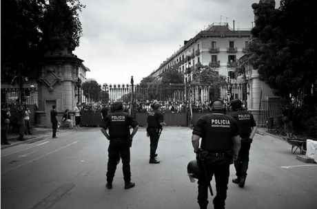 2 - The line is held by Mossos at park gates... tension