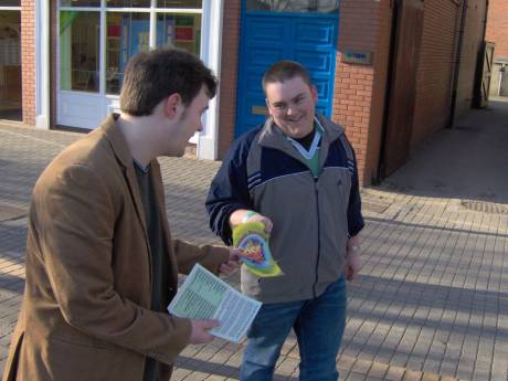 Dundalk gra Shinn Fin distribute info leaflets to the public