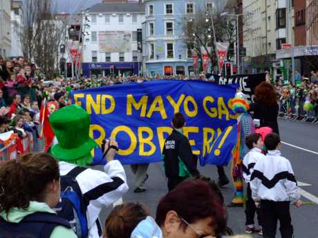 Both banners out - a reading lesson for the ruling class.