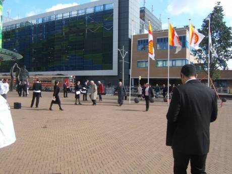 MD activists dressed as accountants inform shareholders of Shell's unpaid bills in Nigeria