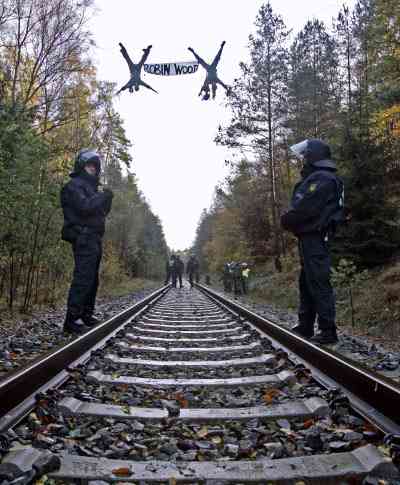 blockade of castor-train by robinwood: X....X