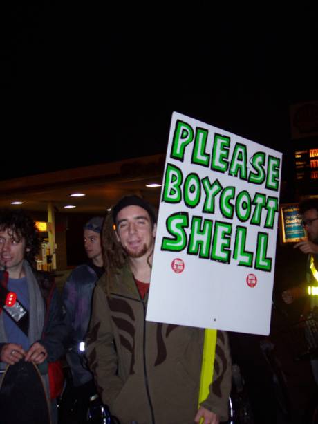 Neil, back in Galway after his 18 month peregrination around the Globe, a portion of which was spent amongst Ecuadorian natives protesting against Big Oil and the ruthless exploitation of their country.