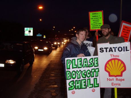 Richard & Shane of the SP to the forefront of the shot or to be more specific, along with Danny, the spearheads, with apologies to Eoghan Fox of Labour Youth, of S2S protest in Galway when it comes to political parties.