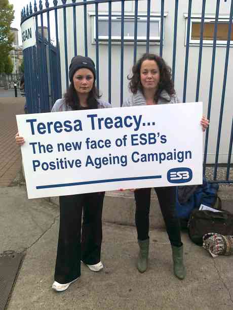 Vigil Volunteers at Mountjoy Prison, Dublin fri 23rd sept 2011